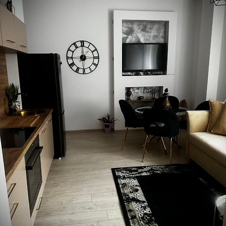 Apartament Nowar โนวารูดา ภายนอก รูปภาพ