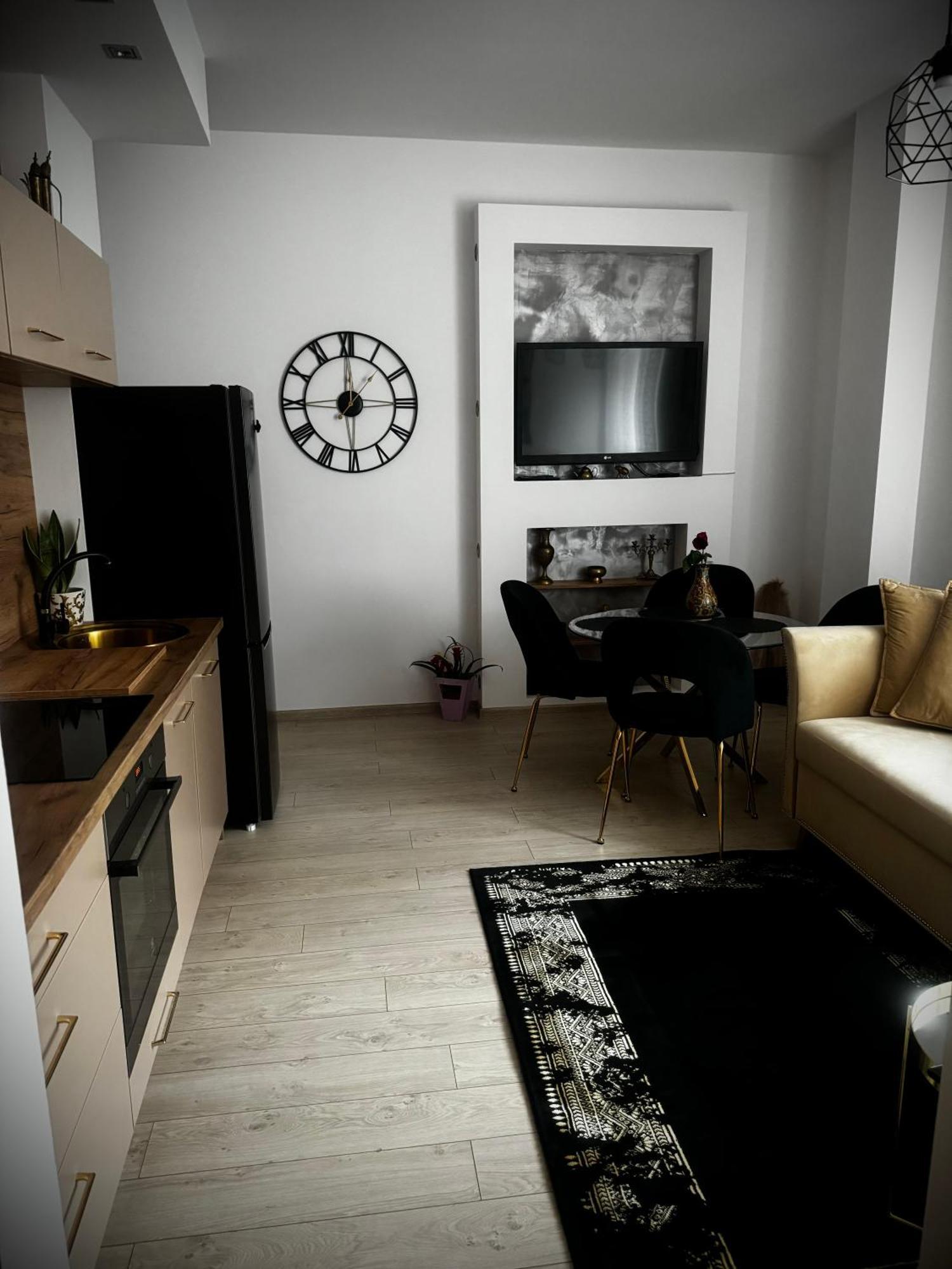 Apartament Nowar โนวารูดา ภายนอก รูปภาพ