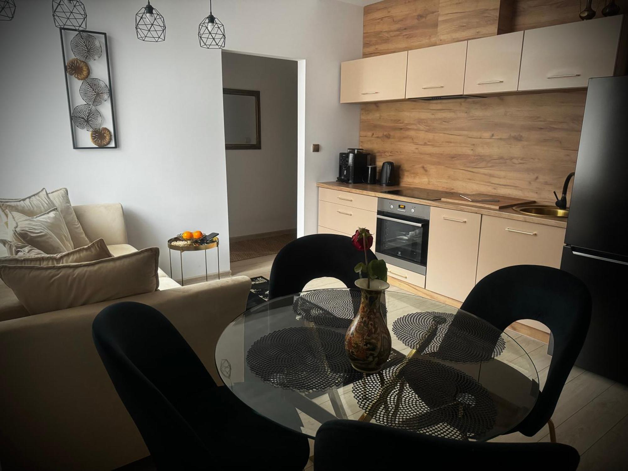 Apartament Nowar โนวารูดา ภายนอก รูปภาพ